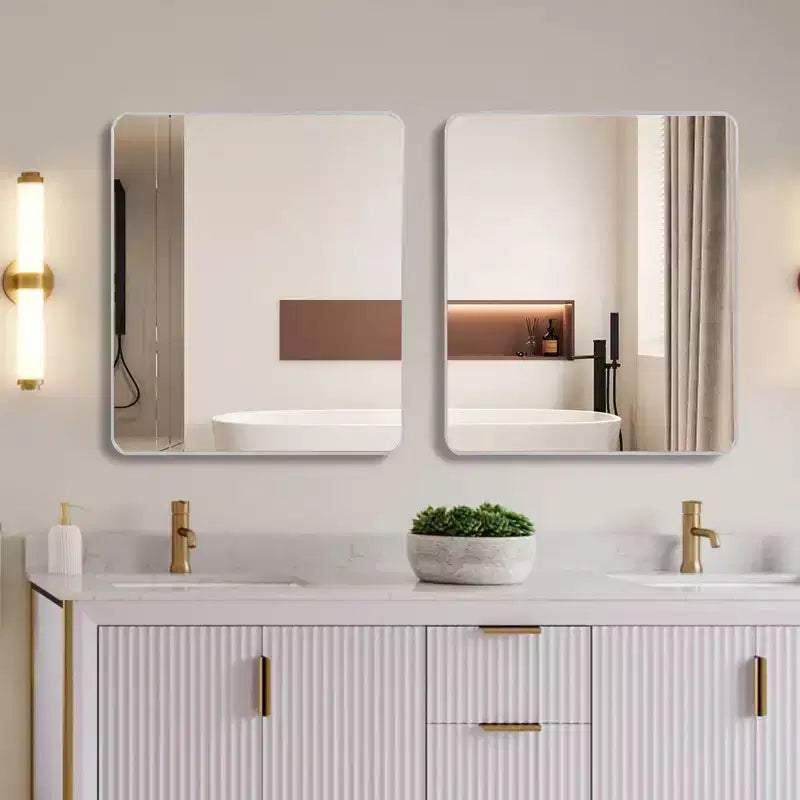 Miroir de salle de bain carré encadré en métal pour le mur