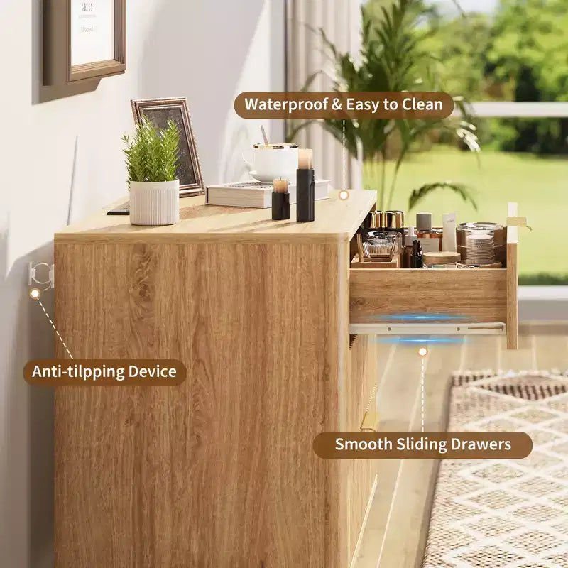 Table de chevet, Table d'appoint de 61 cm avec station de charge et 3 tiroirs, Table de chevet en bois de style moderne du milieu du siècle pour chambre à coucher, Table d'appoint pour salon