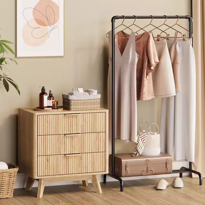 Table de chevet, Table d'appoint de 61 cm avec station de charge et 3 tiroirs, Table de chevet en bois de style moderne du milieu du siècle pour chambre à coucher, Table d'appoint pour salon