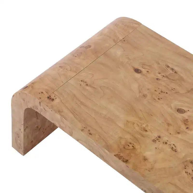 Table basse cascade moderne avec bords incurvés