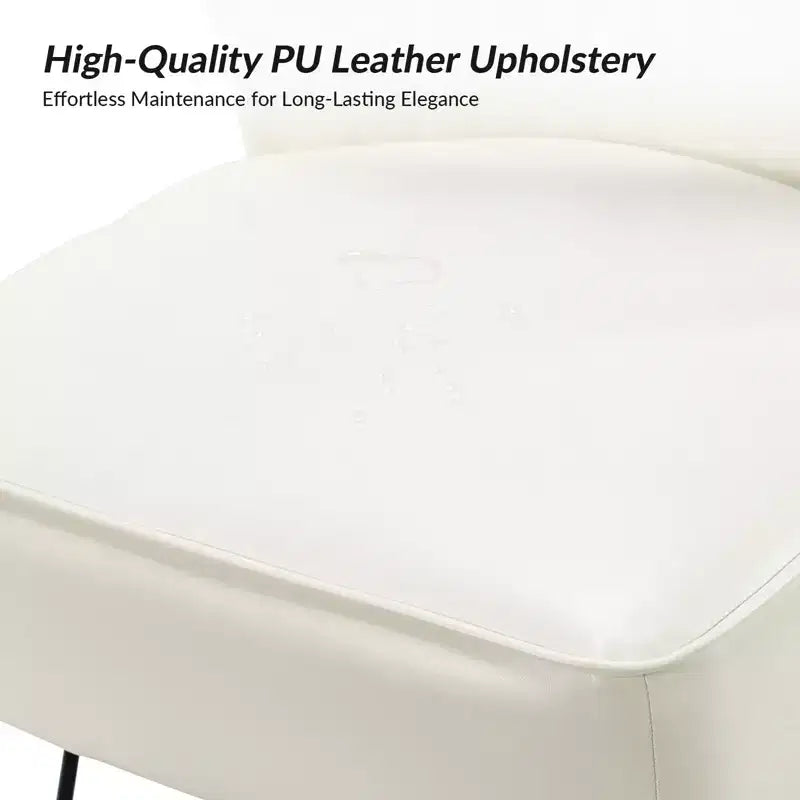 Chaise d'appoint contemporaine en similicuir végane avec dossier capitonné et pieds en métal